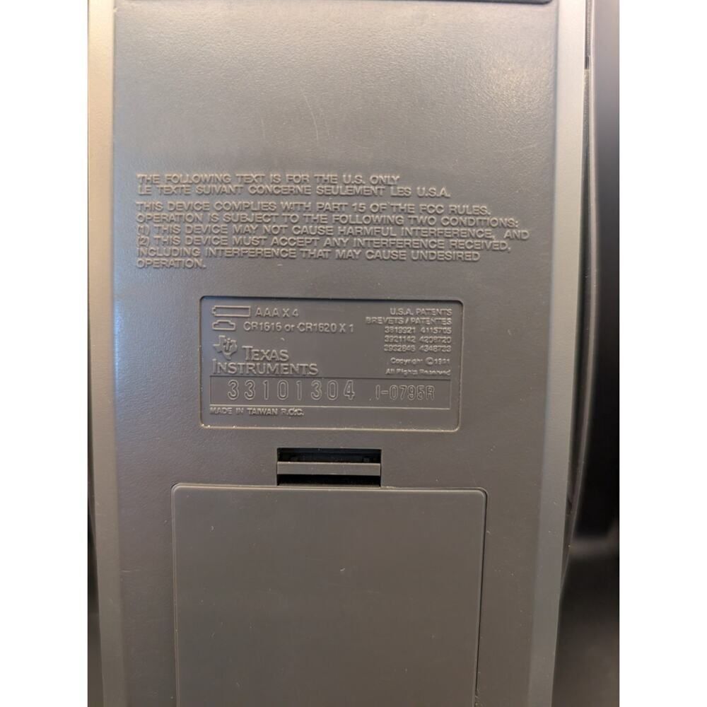 TI‑82 Graphing Calculator • Powers On • Not Fully Tested • Parts Only - Picture 3 of 3